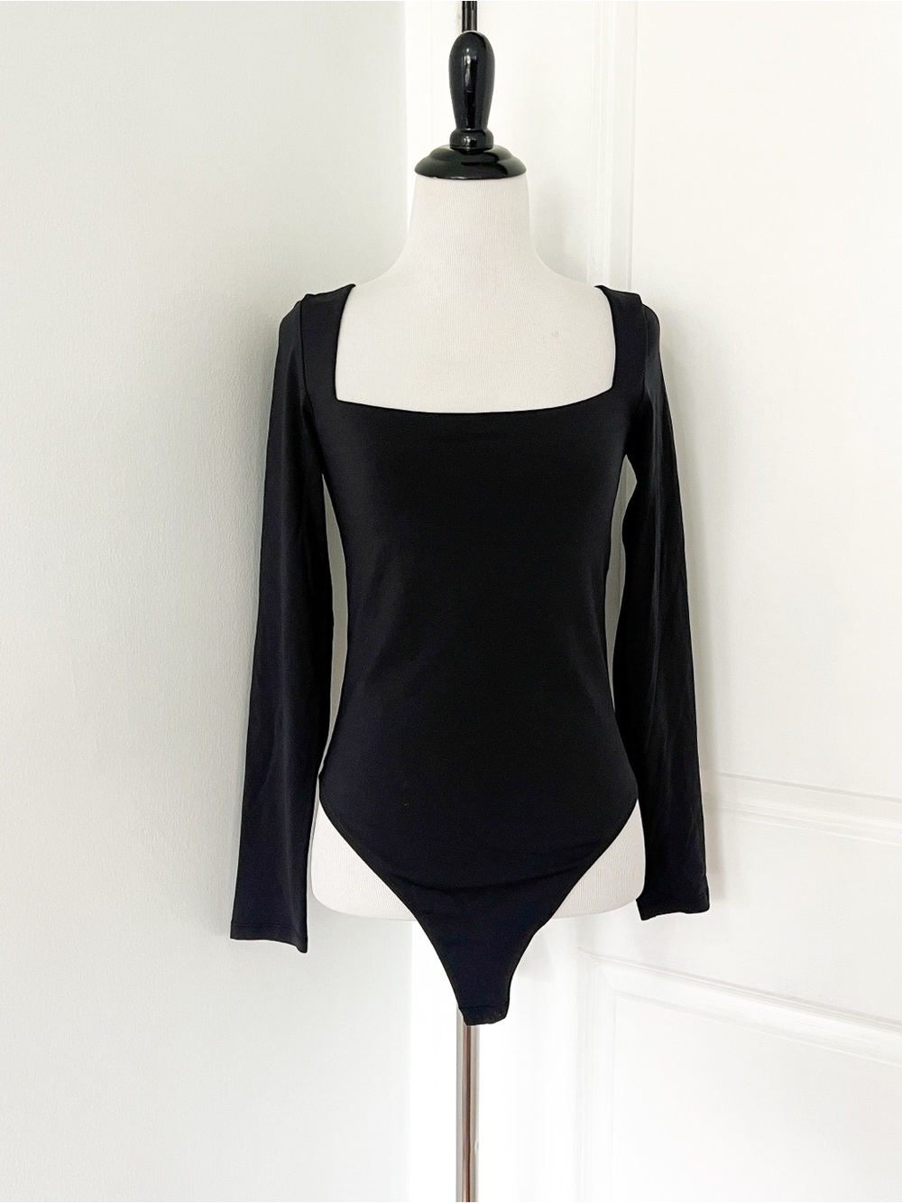 Aritzia Babaton Black Long-Sleeve Square Neck Bodysuit - Large